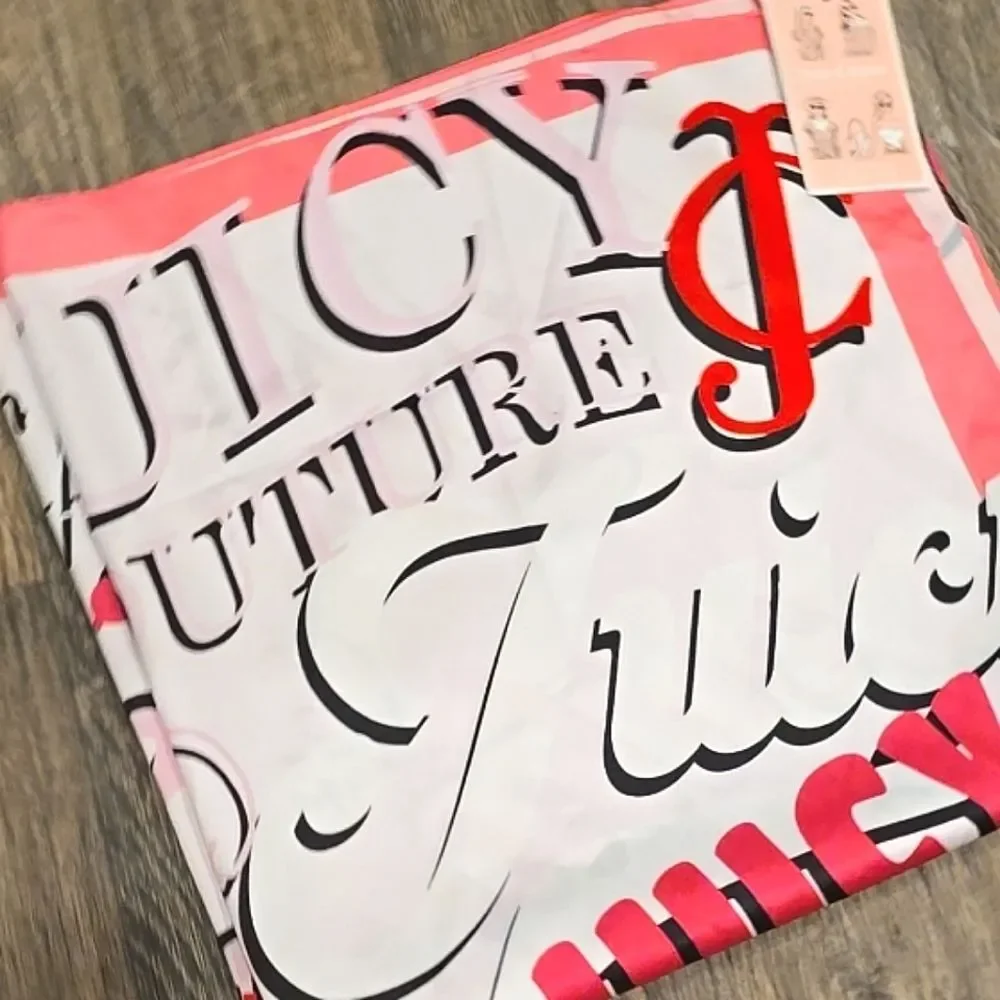Juicy Couture Word Play‎ Multi-Wear square Scarf